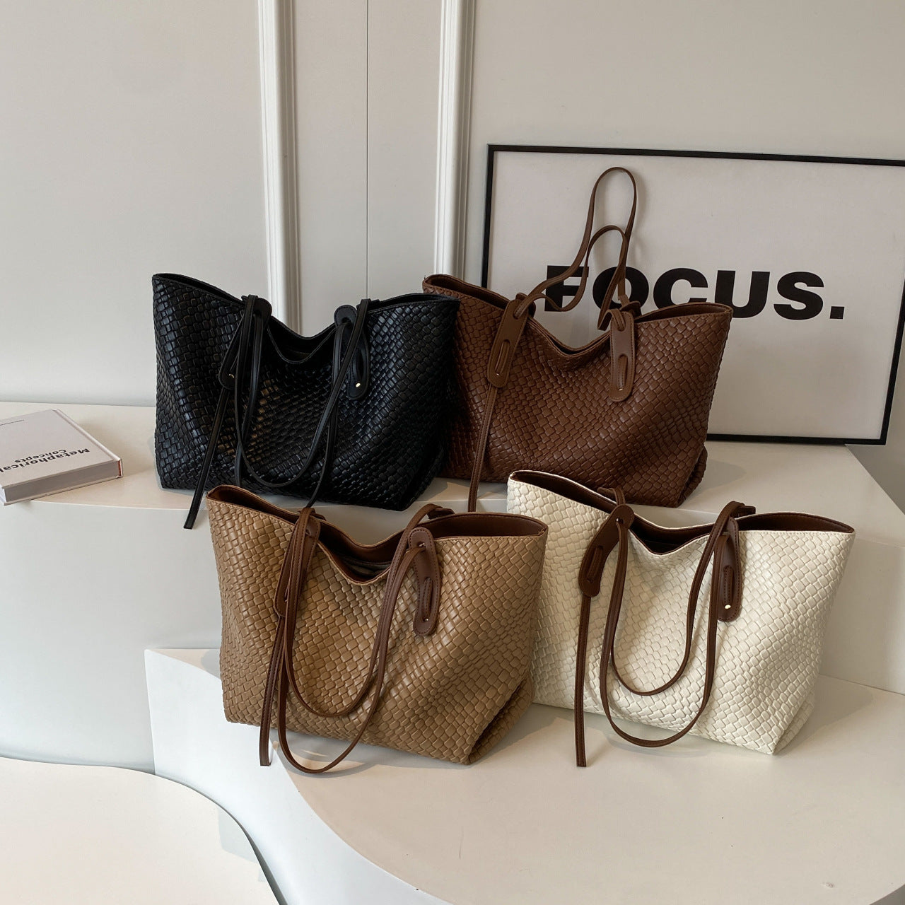 Alora — Sac fourre-tout tissé avec fines bretelles d’épaule