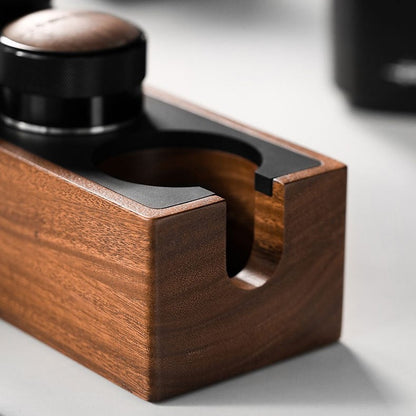 Brevin — Station de tassage en noyer pour espresso avec ports doublés de silicone
