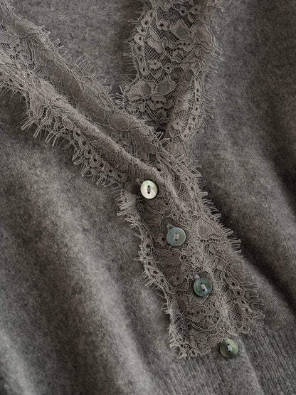 Elara — Weicher Kaschmir-Spitzen-Cardigan zum Layern