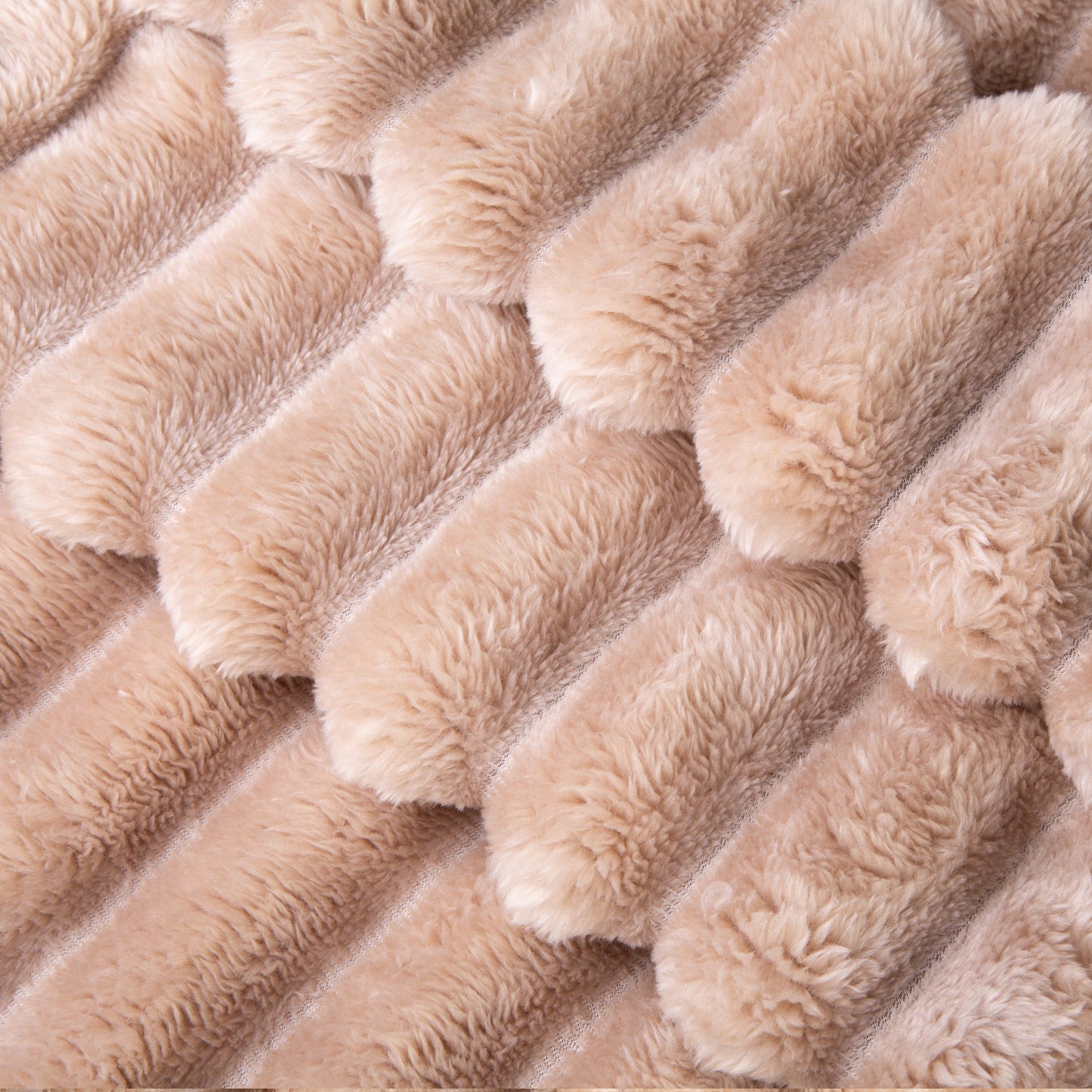 Norla — Soft Fleece Blanket for Cozy Comfort and Warmth