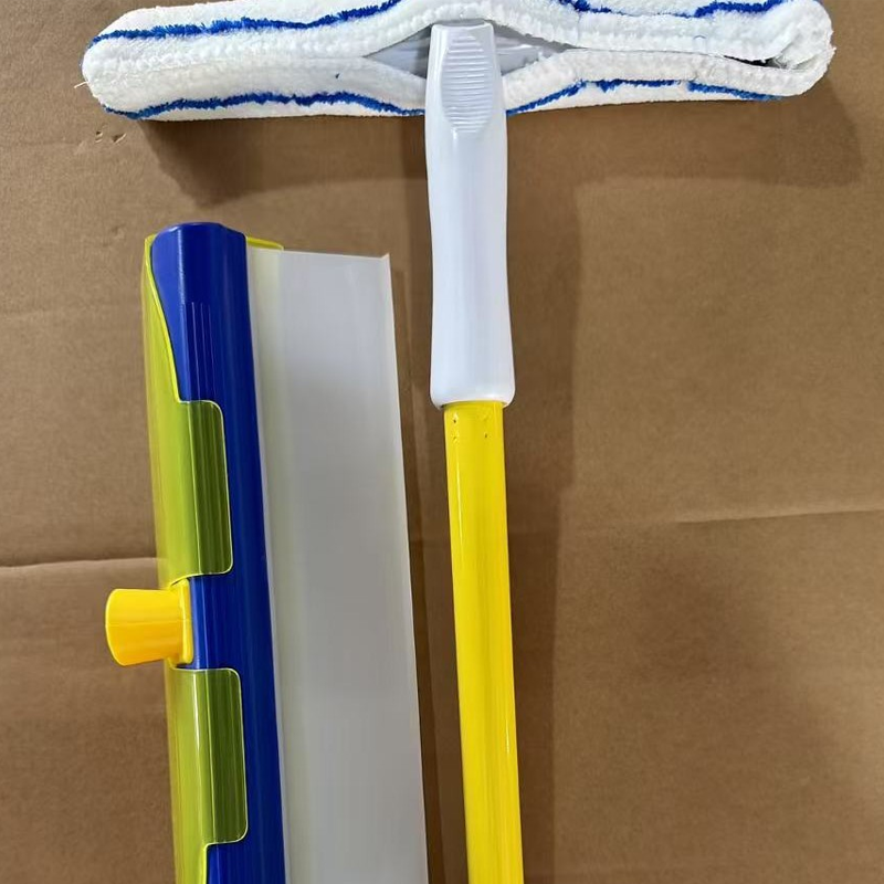 Clarity Cleaning Set | Streak-Free Silicone Blade 5