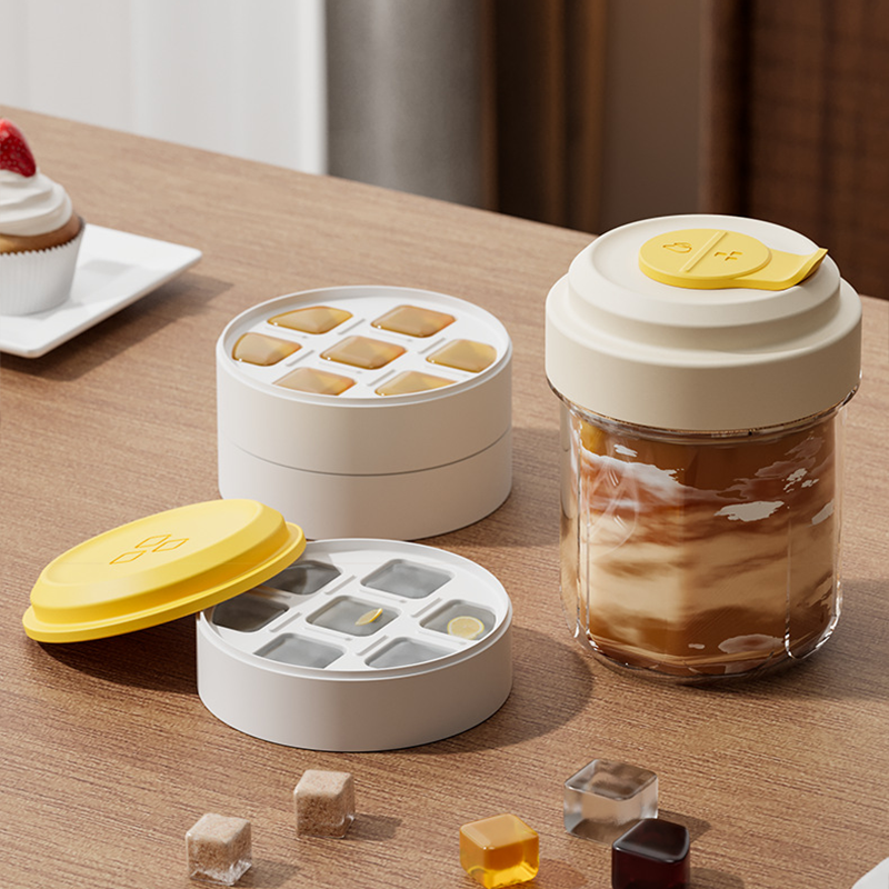 Iced Coffee Companion | All-in-One Travel Cup with Ice Tray 2