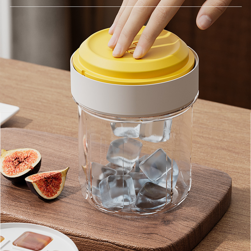 Iced Coffee Companion | All-in-One Travel Cup with Ice Tray 4