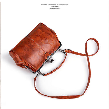 Retro Chic Clip Bag | Elegant PU Leather 1