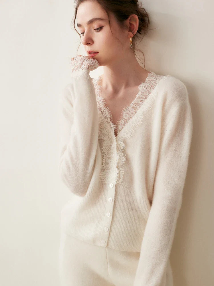 Elara — Weicher Kaschmir-Spitzen-Cardigan zum Layern