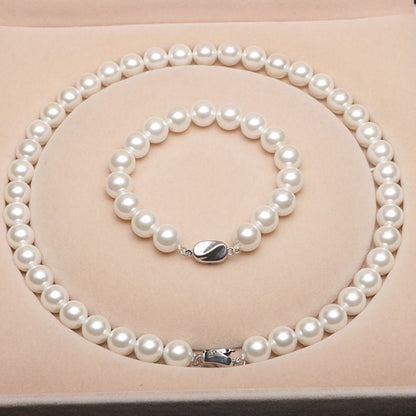LuxeVera™ Pearl Necklace — Command Every Room with Timeless, Hypnotic Shine