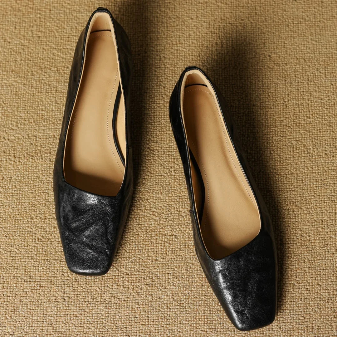 Talora — Echtes Leder Pumps mit Kitten-Heel und Komfort-Schaumsohle