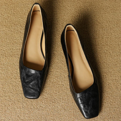 Talora — Echtes Leder Pumps mit Kitten-Heel und Komfort-Schaumsohle