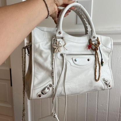 The Vogue Bag™ — Effortless Chic Meets Everyday Function