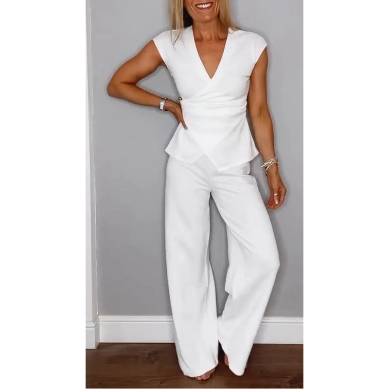 Wina Women's Outfit | V-Neck Top & Pants Set, Plus Size Clothing, Comfortable Fit