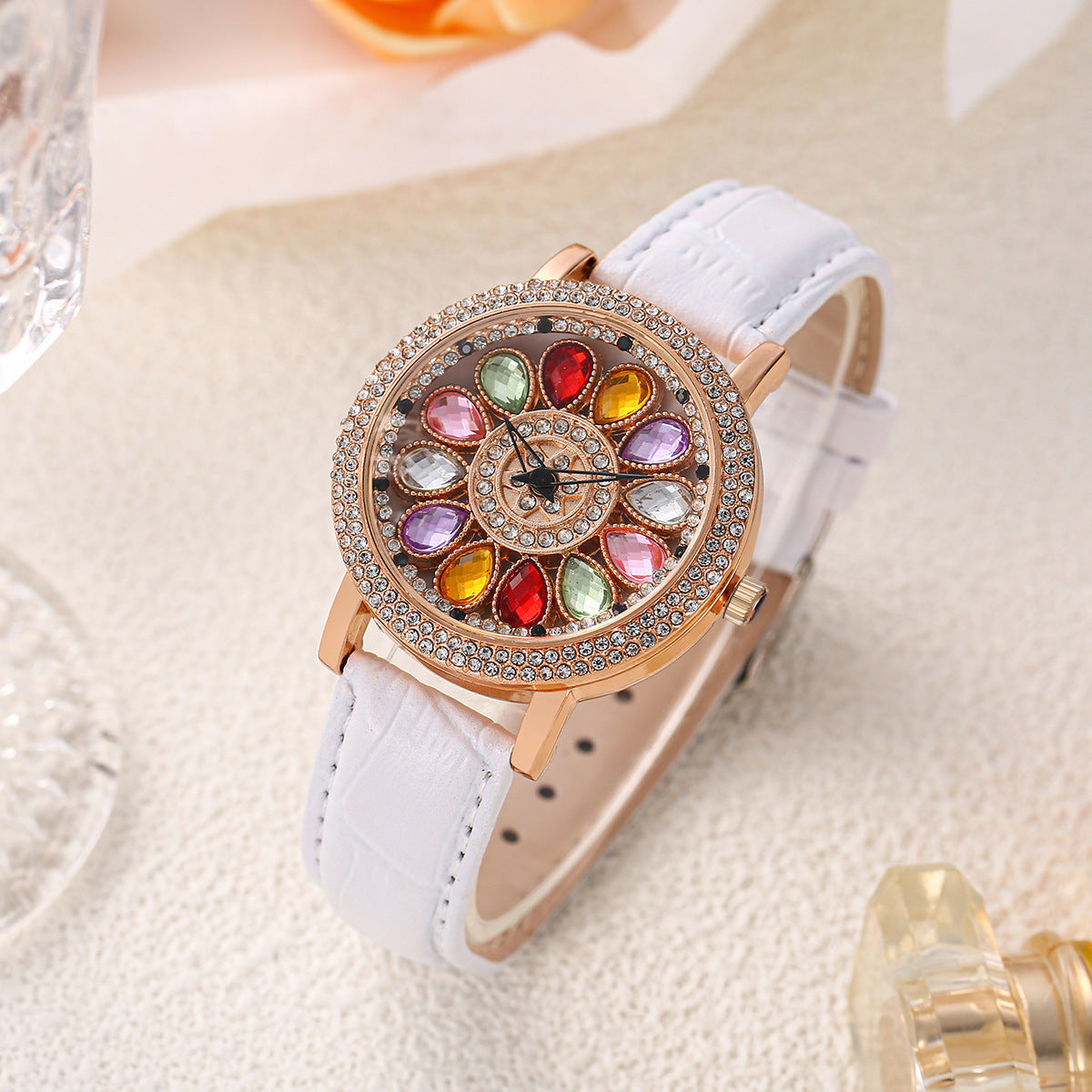 CrystalHalo Watch™ — 眩しい止められない華やかさであらゆる場所を支配する時計
