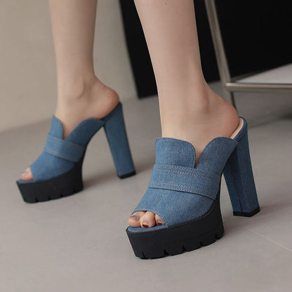 Varaela — Raw-Denim-Sandalen mit klobigem Absatz und gepolstertem Komfort
