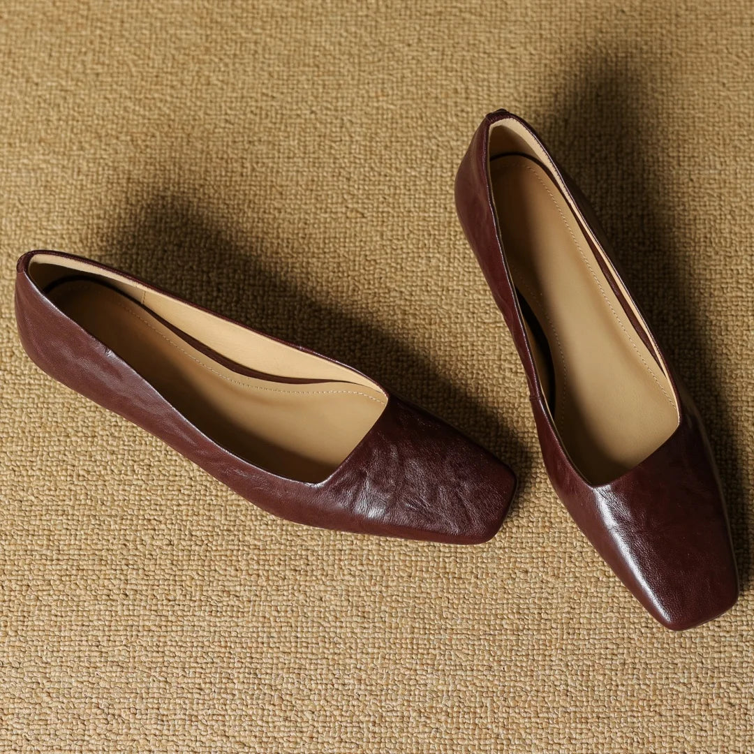Talora — Echtes Leder Pumps mit Kitten-Heel und Komfort-Schaumsohle
