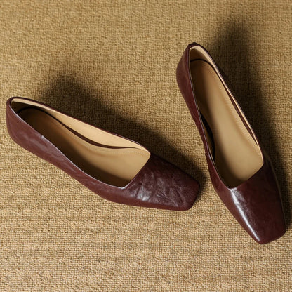 Talora — Echtes Leder Pumps mit Kitten-Heel und Komfort-Schaumsohle