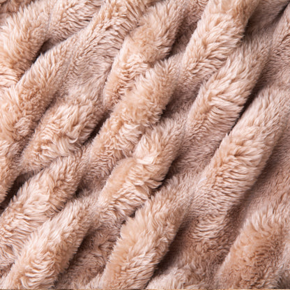Norla — Soft Fleece Blanket for Cozy Comfort and Warmth
