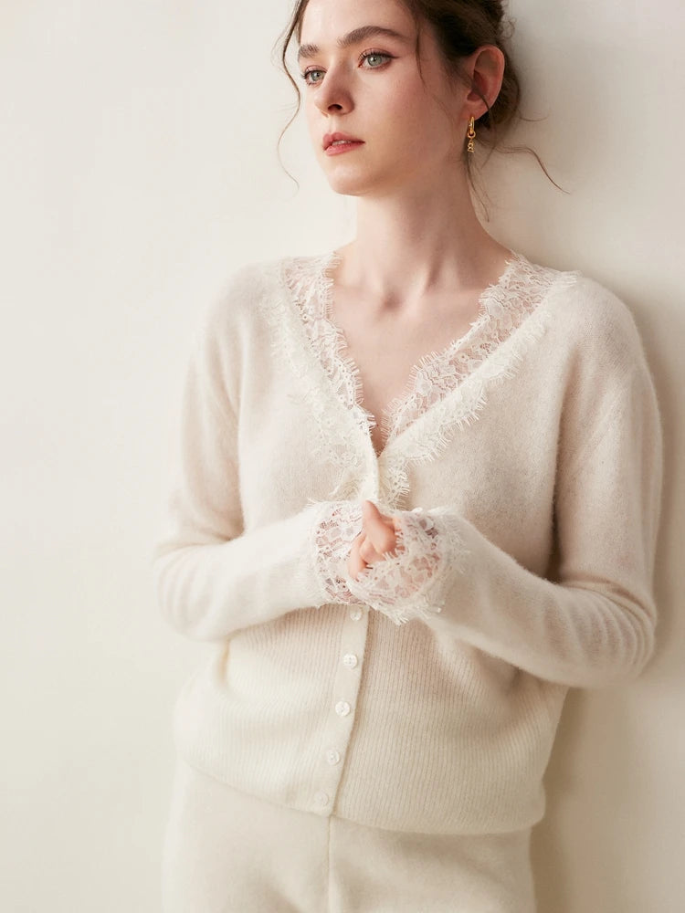 Elara — Weicher Kaschmir-Spitzen-Cardigan zum Layern