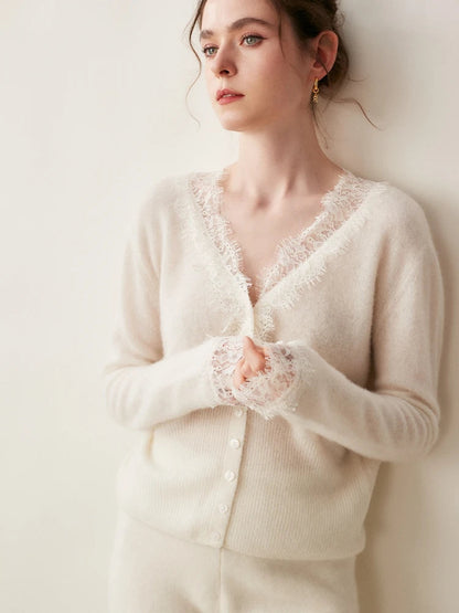 Elara — Weicher Kaschmir-Spitzen-Cardigan zum Layern