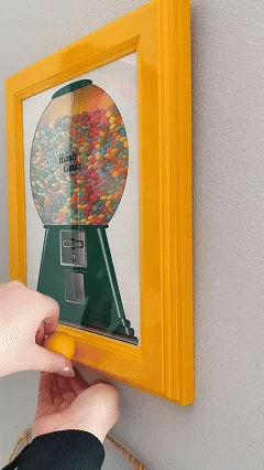 Kairo Treat Frame — Seinään Kiinnitettävä Välipala- ja Lemmikkiruokien Jakaja