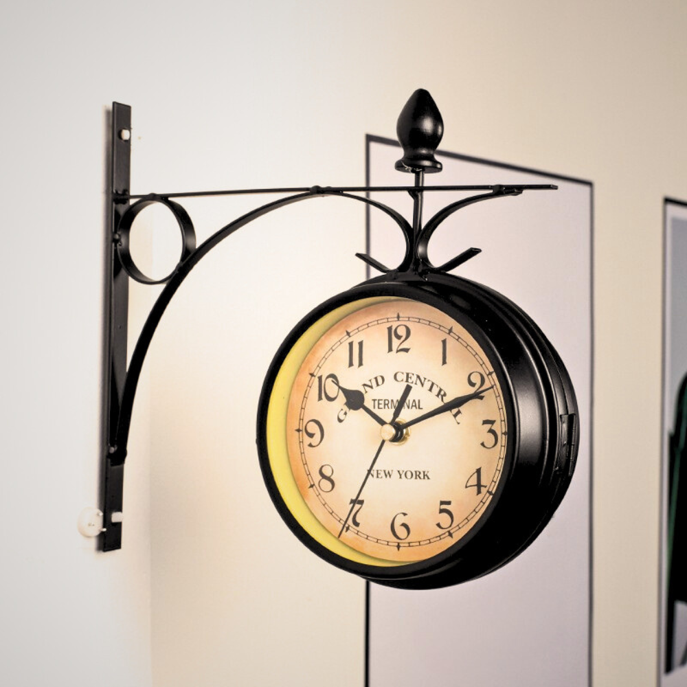 Elevon RetroClock — Ρετρό Διπλής Όψης Ρολόι Τοίχου με Σιδερένια Βάση