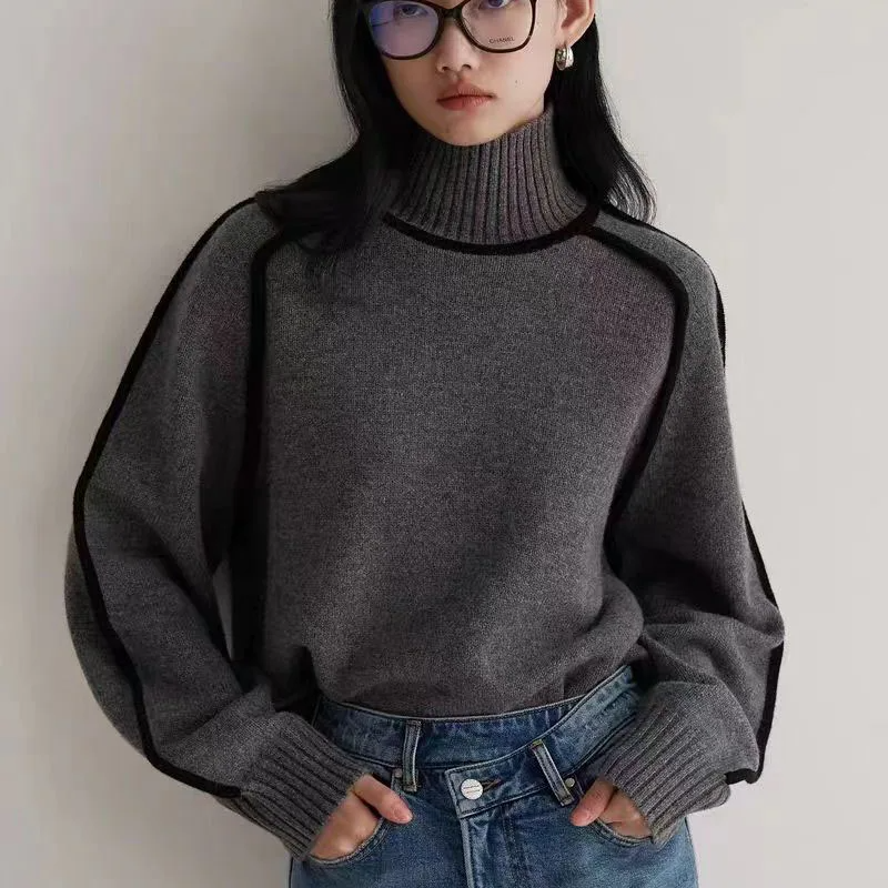 Liora — Lightweight Turtleneck Sweater with Loose Fit for Layering