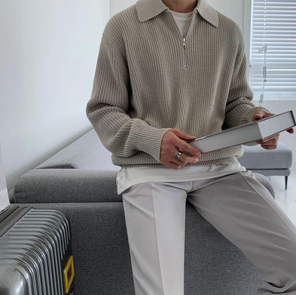 Norla — Gestrickter Pullover mit halbem Reißverschluss und verstellbarem Kragen