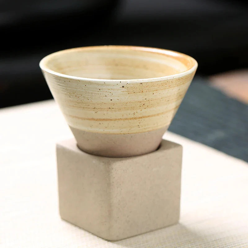 コーン型エスプレッソカップ™ — 一口ごとに大胆なスタイルと情熱の声明を作ろう