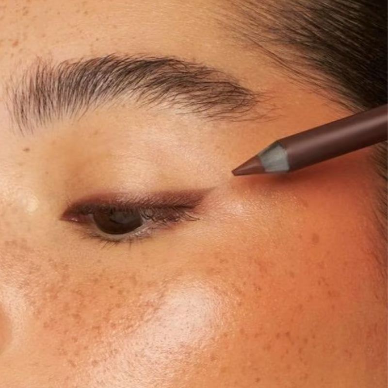 UltraCreamy Eyeliner™ — Înfruntă petele și cucerește fiecare privire toată ziua