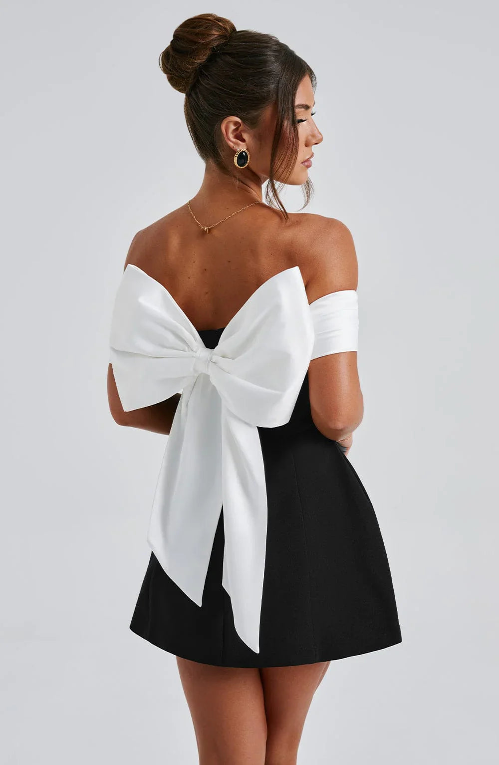 Bow Detail Sleeveless Mini Dress - Black Backless Bow Mini Dress GLIZM Bow Detail Sleeveless Mini Dress - Black Backless Bow Mini Dress GLIZM