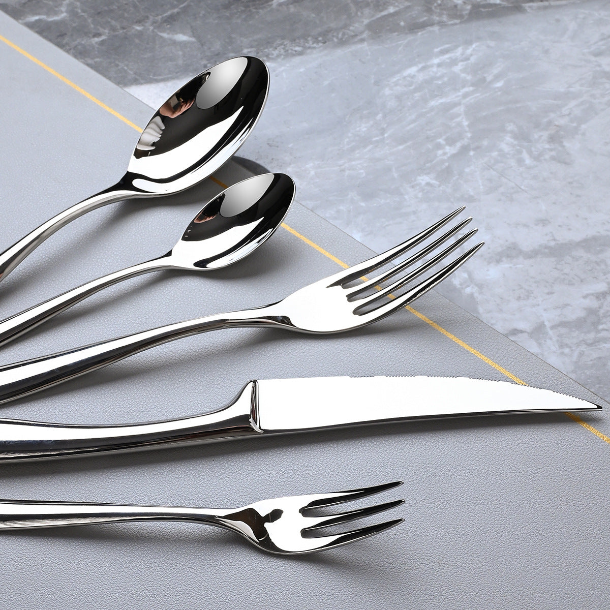 Wesford Flatware Set™ — Elevate Every Meal Into a Moment of Pure Elegance