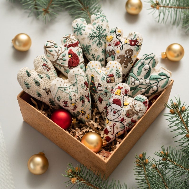 FestiveThread™ Heart Embroidery Kit — Skab hyggelig julemagi, der varmer hvert hjørne af dit hjem