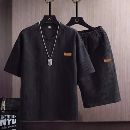 Mylo Lounge Set — 通気性の良いニットTシャツとドローストリングショーツで快適