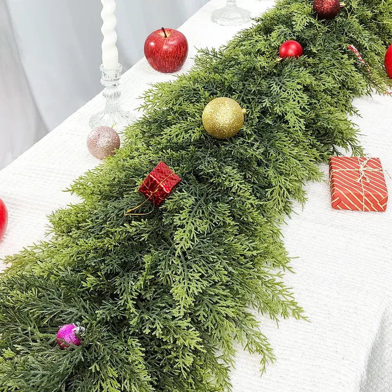 EverCedar Luxe™ Girlanda — Prineste nekonečné sviatočné teplo do každého kúta