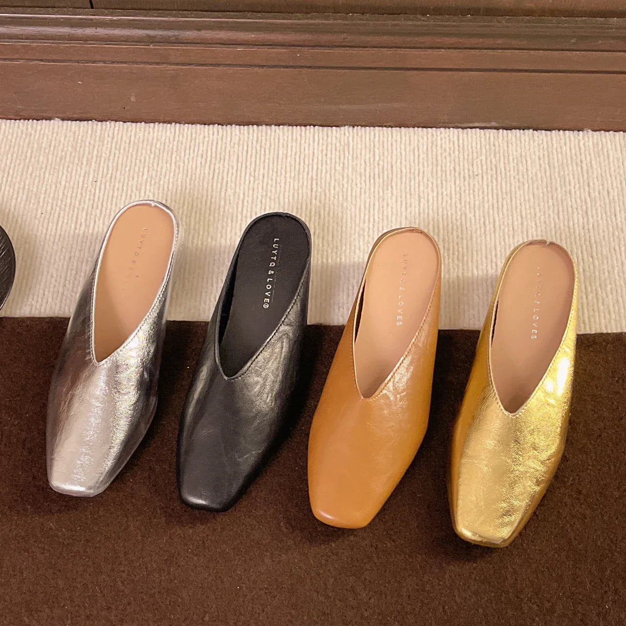 FeatherLite Flats™ — Gehen Sie selbstbewusst in ganztägigem Komfort und tierfreundlichem Stil