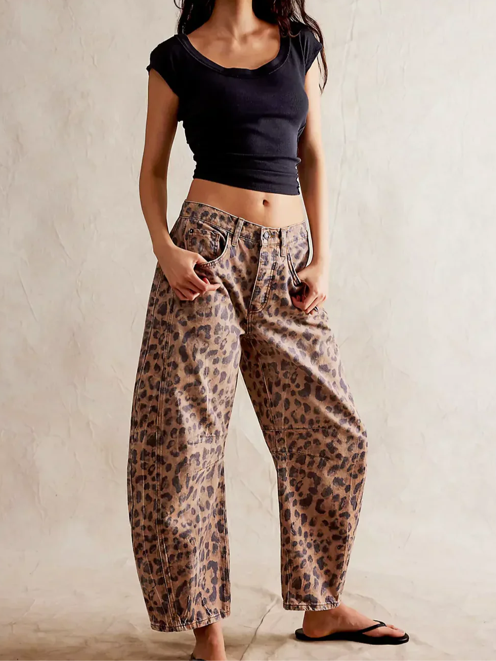 Liora Wide-Leg Jeans — Mid-Rise Stretch Denim for Casual Comfort