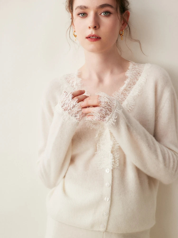 Elara — Weicher Kaschmir-Spitzen-Cardigan zum Layern